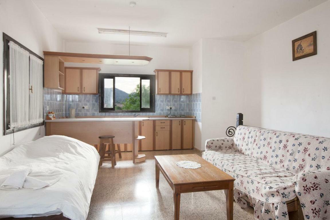 Balci Plaza Hotel And Balci Plaza Guest Bungalows Karpaz Peninsula Selenias Eksteriør bilde